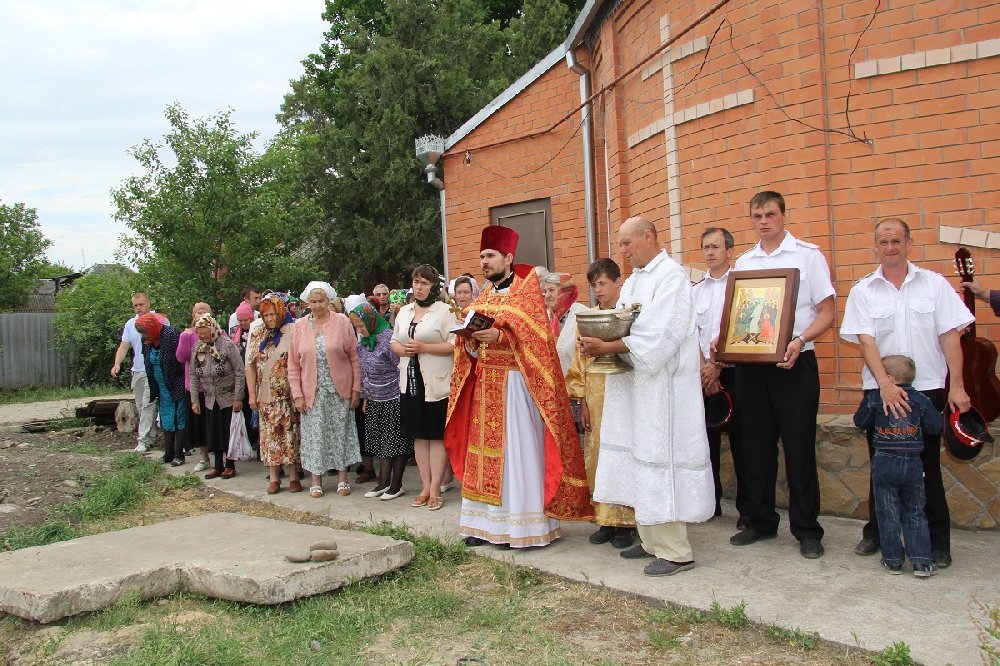 Молебен на закладку камня
